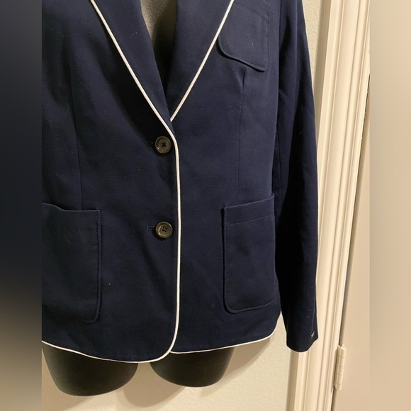 Tommy Hilfiger midnight blue, 2 button blazer, w/pockets, tailored look - Picture 9 of 13